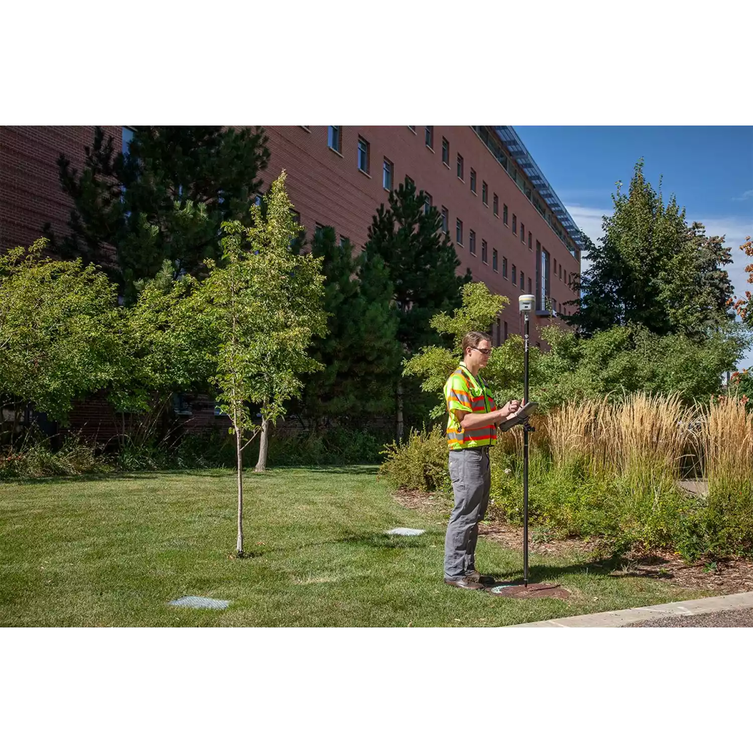 GNSS приёмник Trimble R10-2 GSM/GPRS (1-мест. кейс) - 4