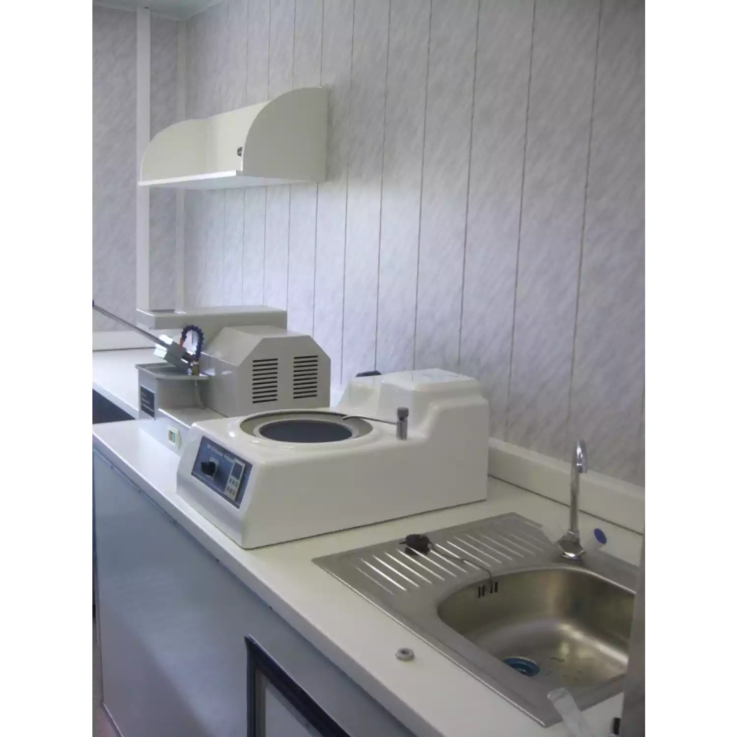 Мобильная лаборатория механических испытаний  на базе блок-контейнера 8м - 3