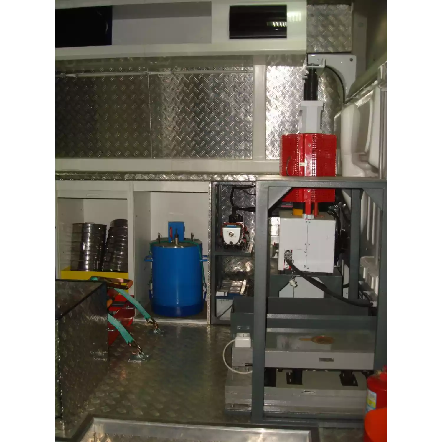 Передвижная дорожная лаборатория на базе автомобиля - 3