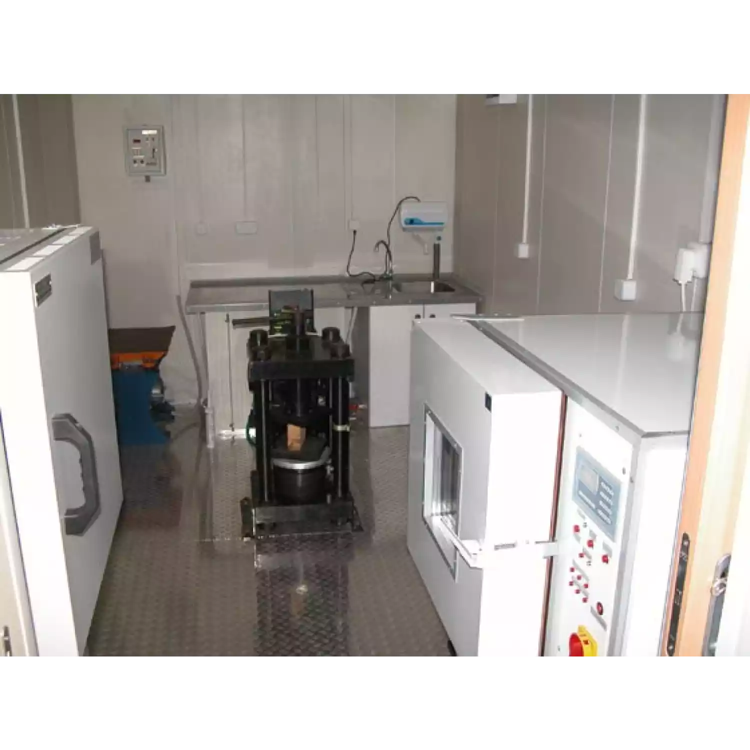 Стационарная строительная лаборатория - 8