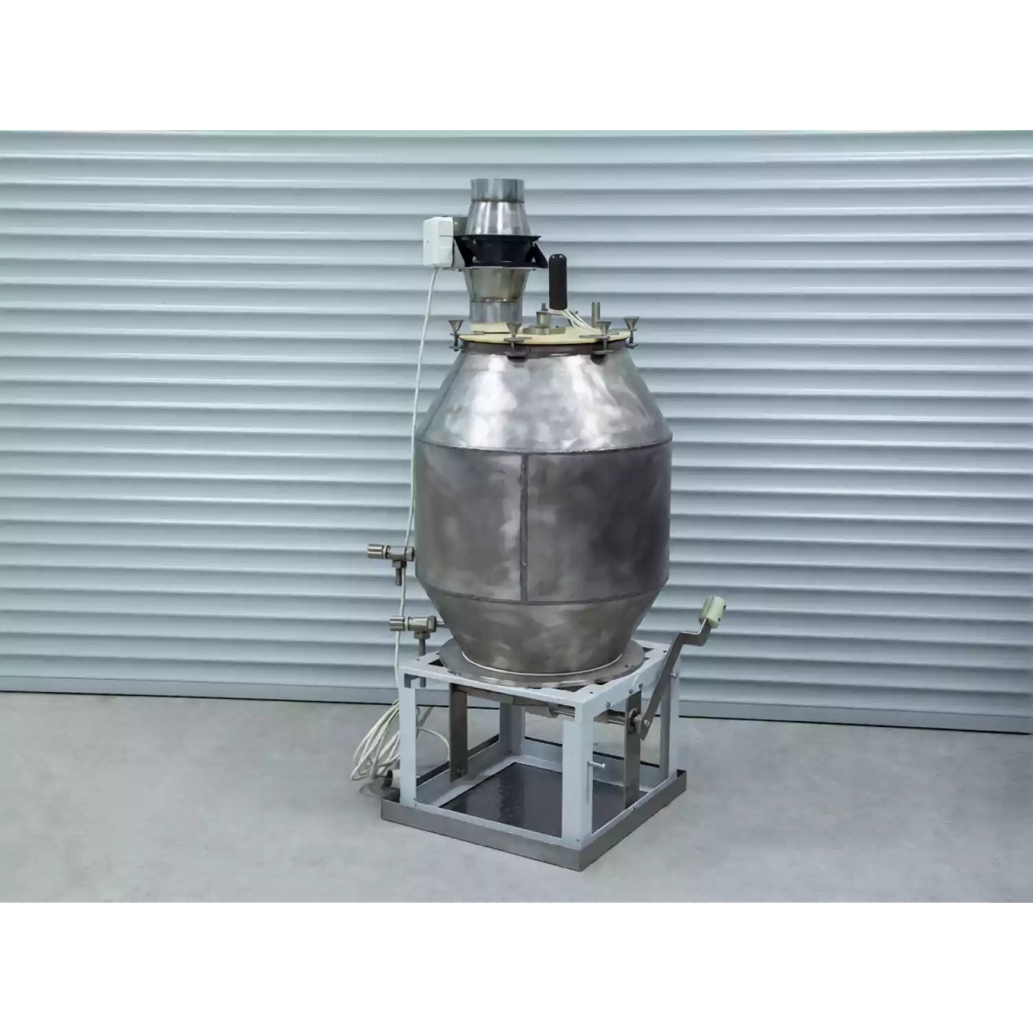 Установка для регенерации серебра из отработанных фиксирующих растворов - 1