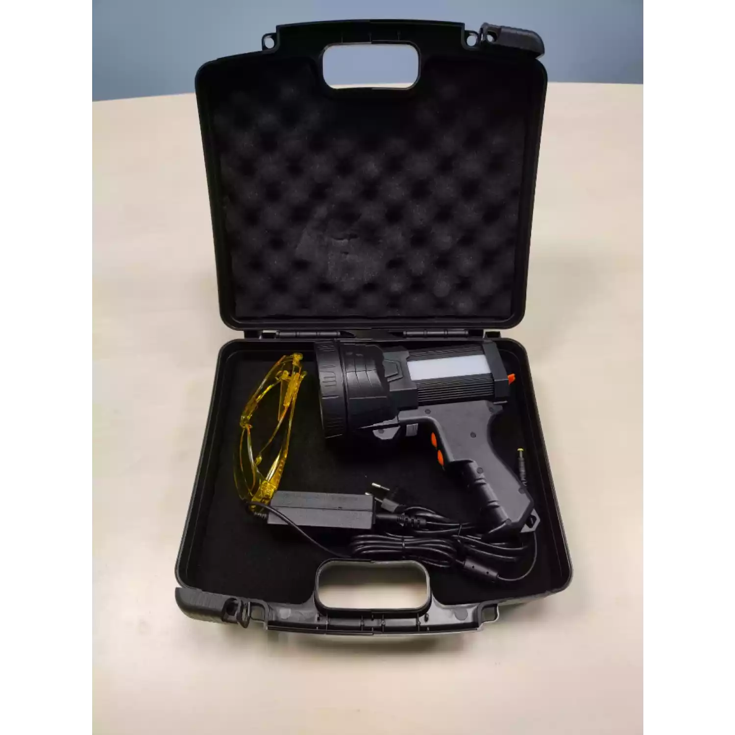 Ультрафиолетовый осветитель АВМ УФ 136П - 1