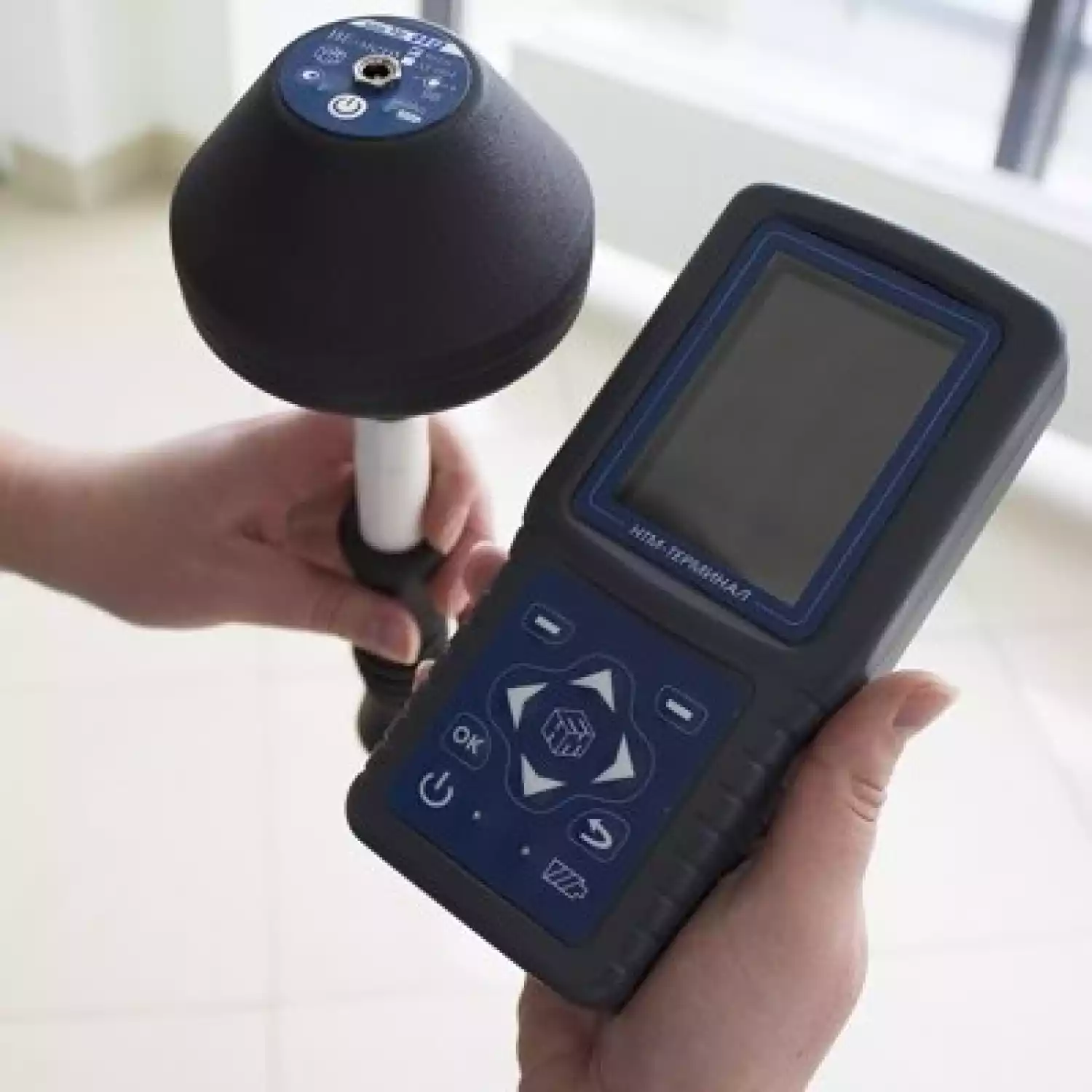 Измеритель параметров электрического и магнитного полей трехкомпонентный ВЕ-метр. Модификация АТ-004 с блоком НТМ-Терминал - 3