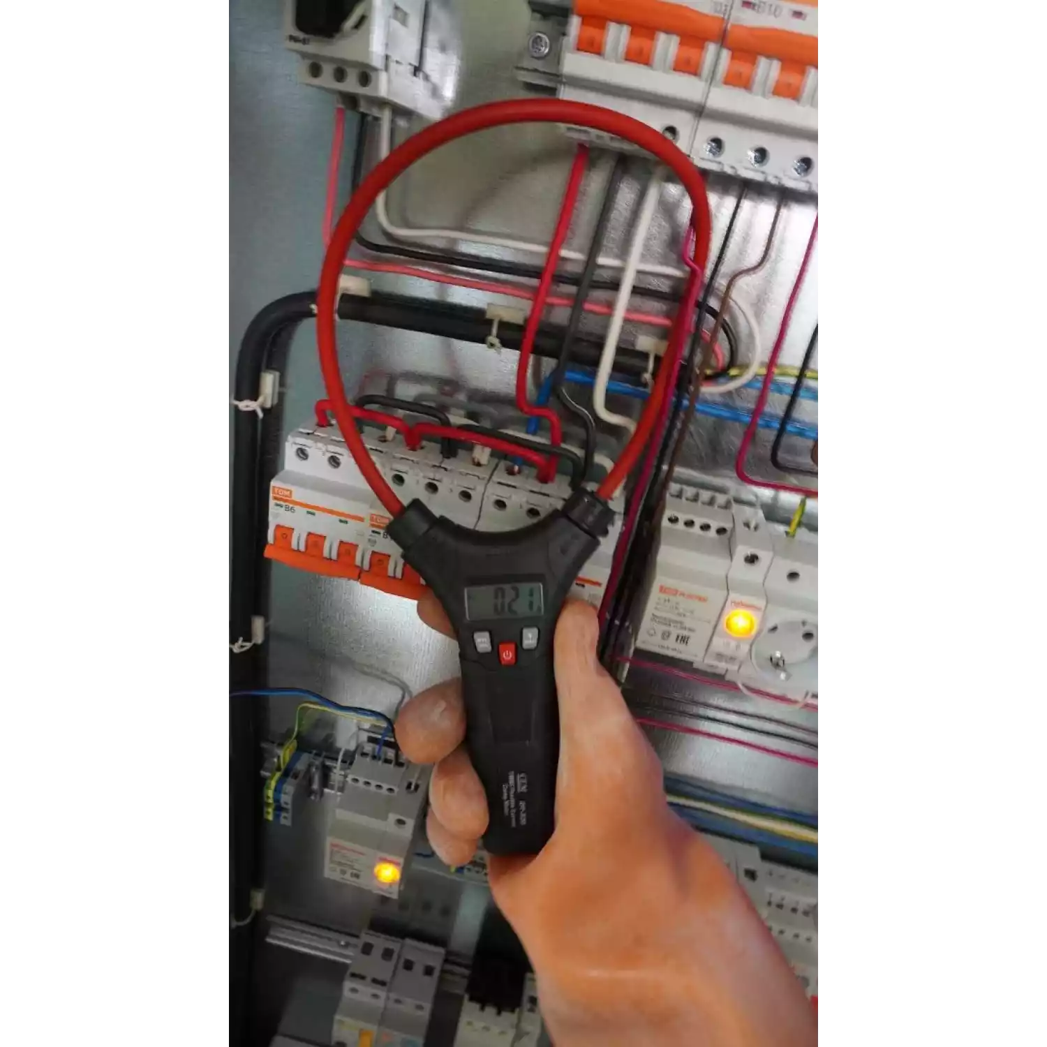 Клещи электроизмерительные DT-320 - 5