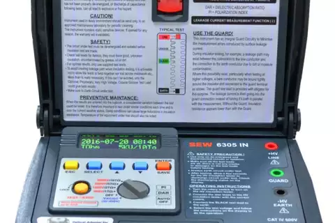 Цифровой измеритель сопротивления изоляции SEW 6305 IN