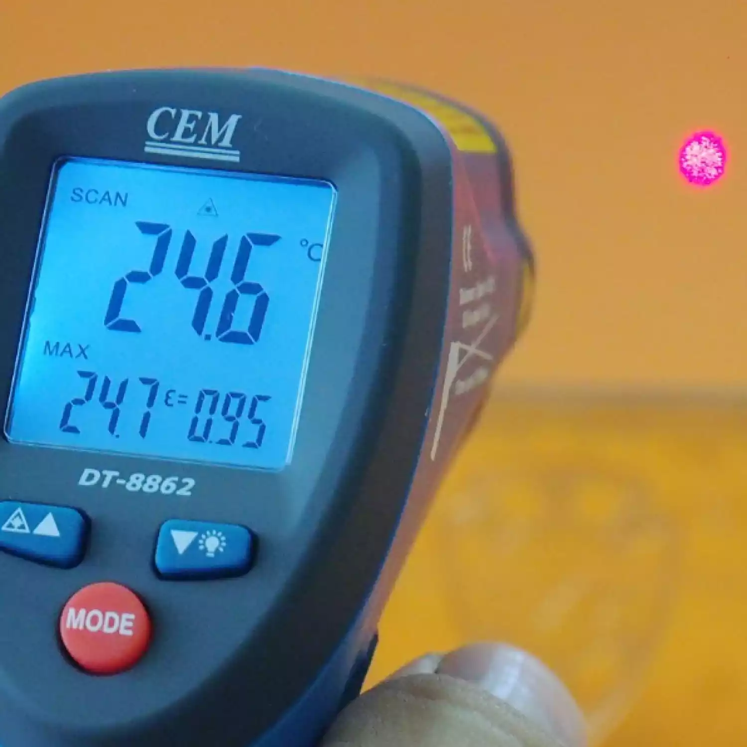 Пирометр CEM DT-8862 инфракрасный термометр - 3
