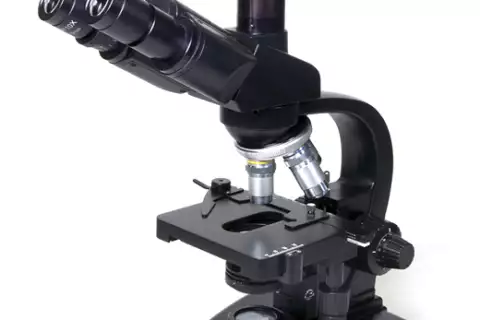 Микроскоп Levenhuk 670T, тринокулярный