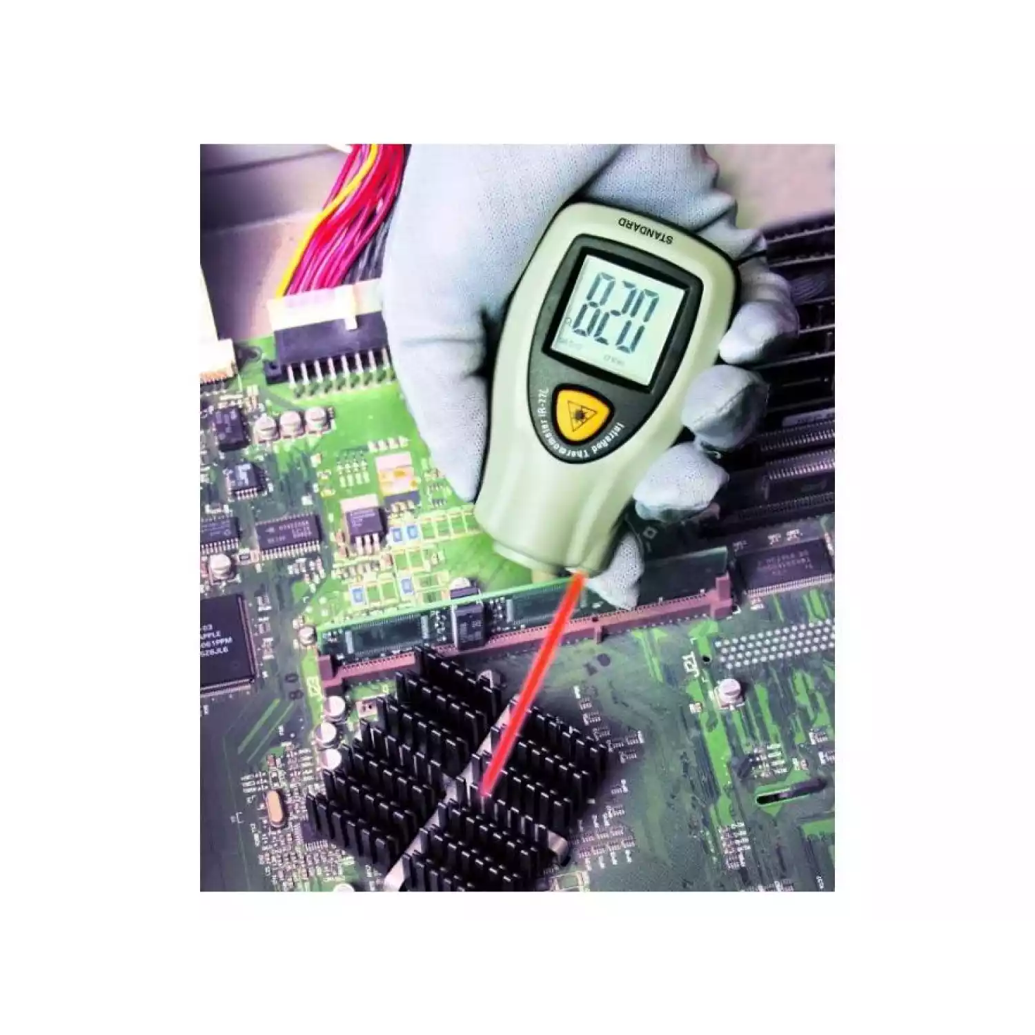 Инфракрасный цифровой портативный пирометр TQC TE1004 (с лазерным указателем) - 1