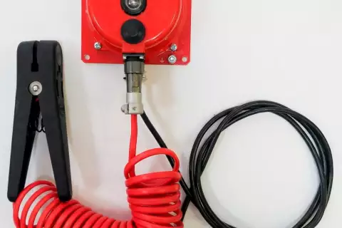 Устройство заземления автоцистерн УЗА-4КМ