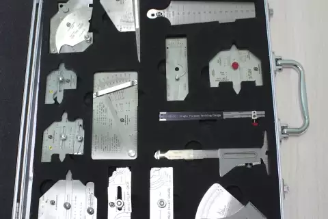 Набор шаблонов измерительных в упаковочном чемодане с калибровкой