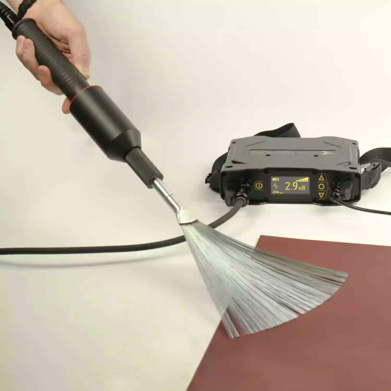 Импульсный электроискровой дефектоскоп Корона ЛКП - 5