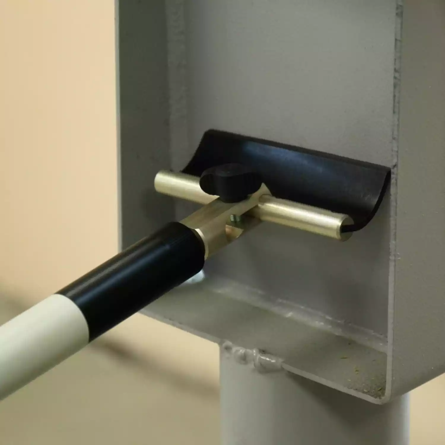 Импульсный электроискровой дефектоскоп Корона ЛКП - 4