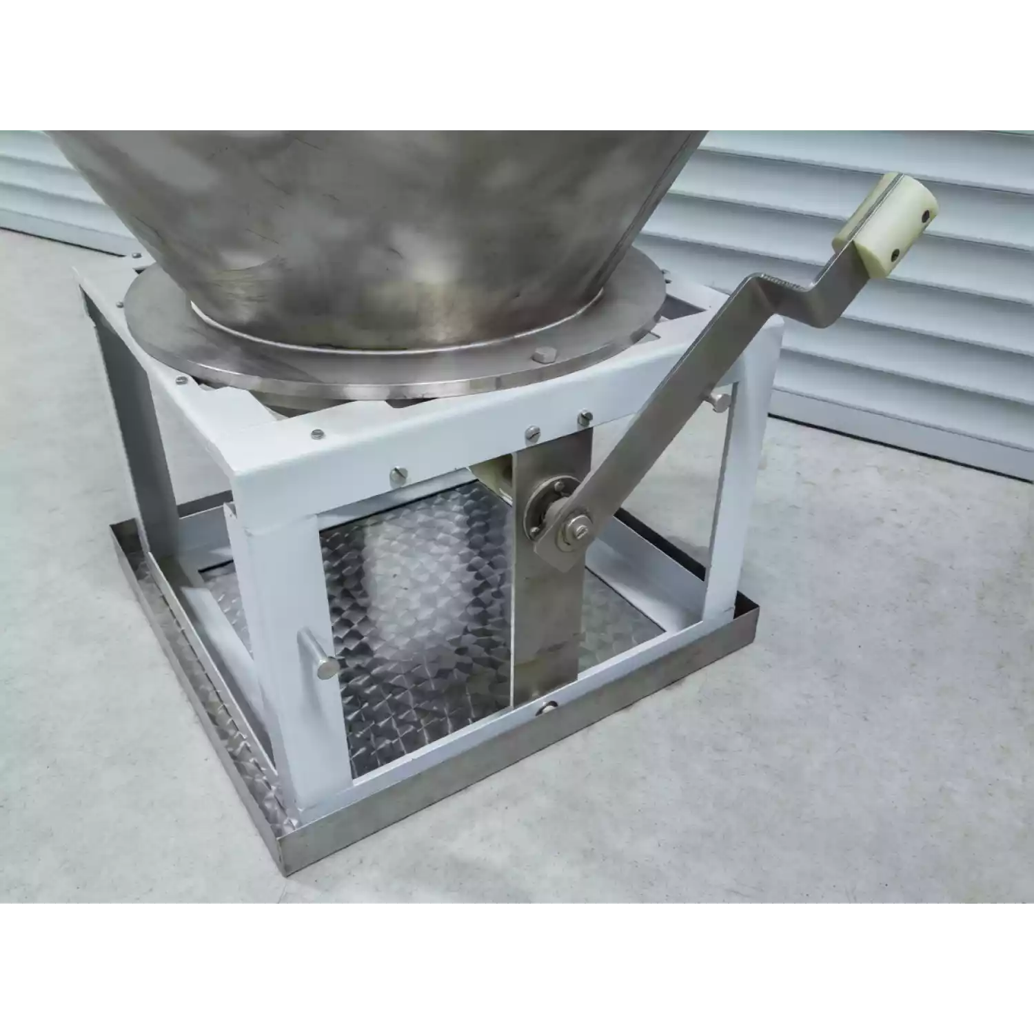 Установка для регенерации серебра из отработанных фиксирующих растворов КРСУ-04 - 2