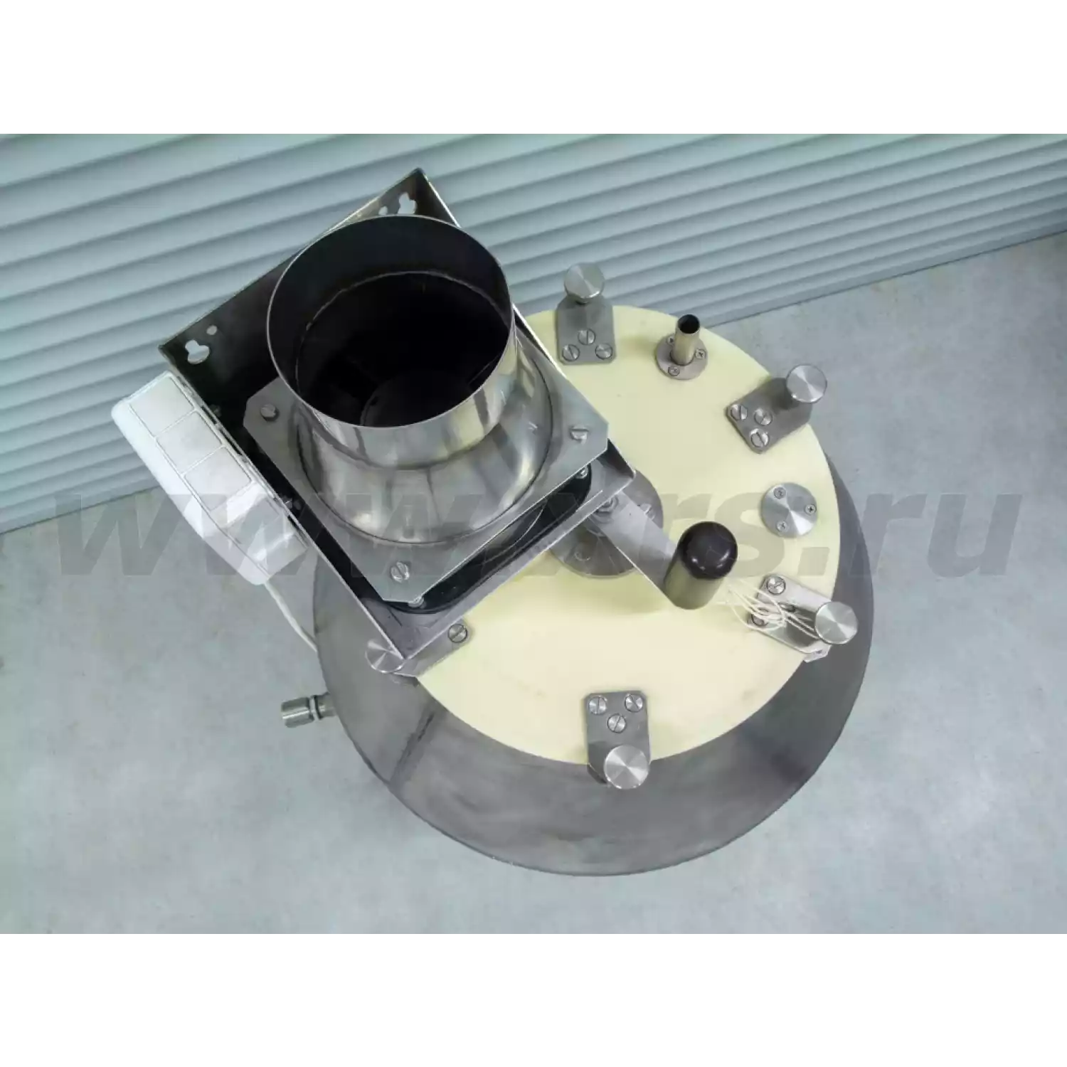 Установка для регенерации серебра из отработанных фиксирующих растворов КРСУ-04 - 4