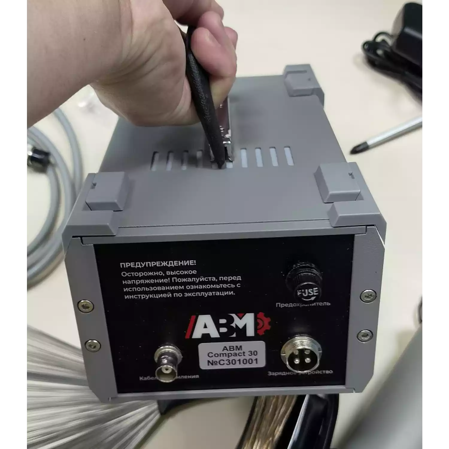 ЭЛЕКТРОИСКРОВОЙ ДЕФЕКТОСКОП АВМ COMPACT 30 - 4