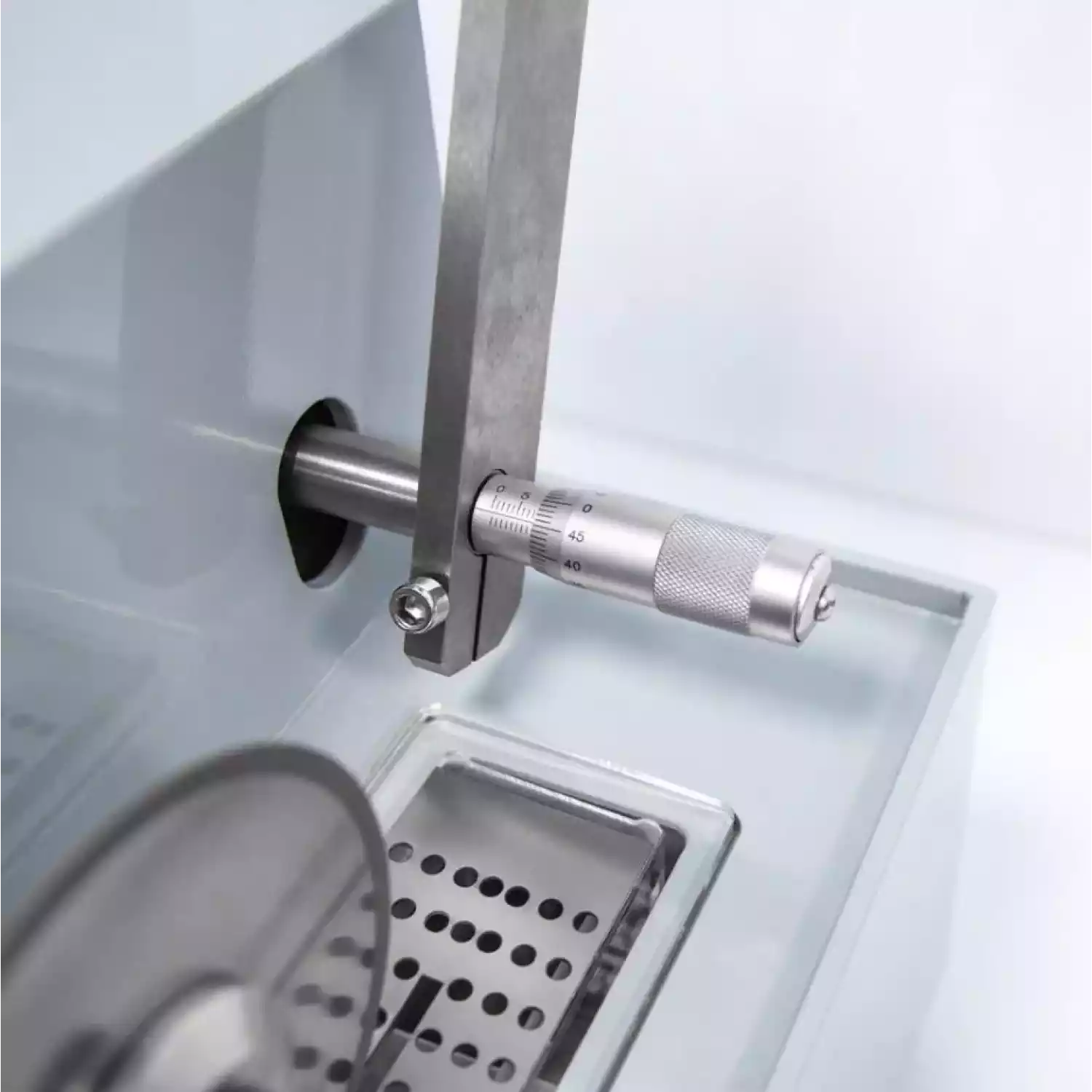 DS-60 В-7 Низкоскоростной прецизионный отрезной станок - 6