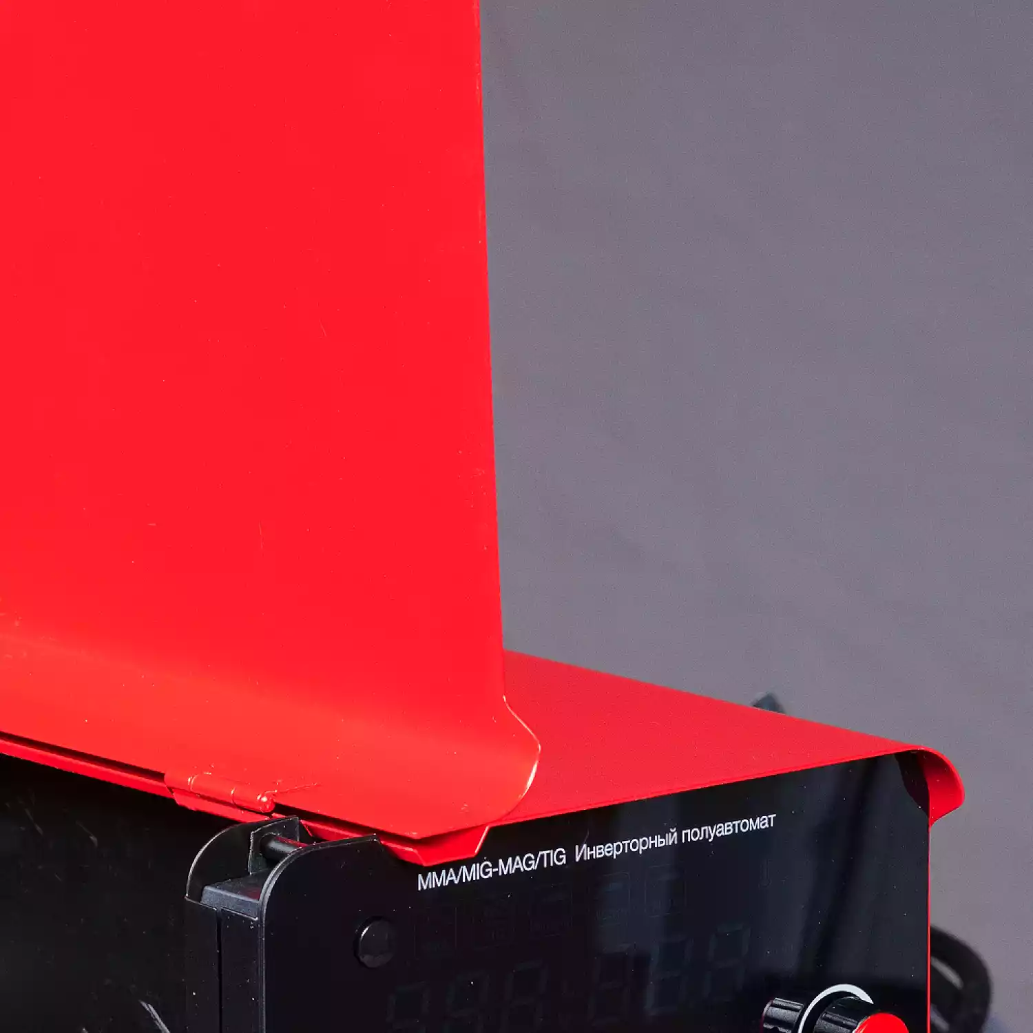 Сварочный полуавтомат FUBAG IRMIG 140 SYN LED с горелкой 150 А в комплекте - 6