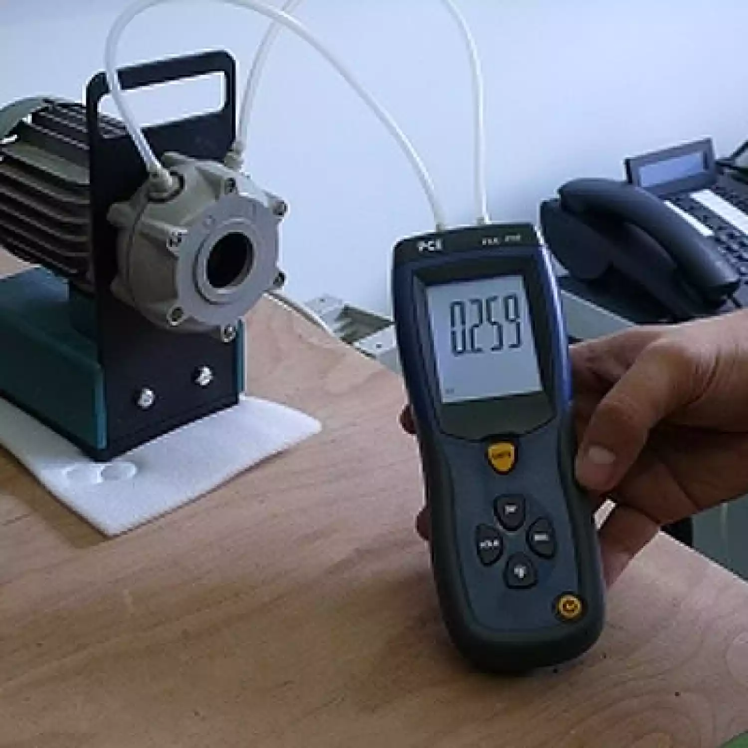 Цифровой манометр PCE P01 - 2