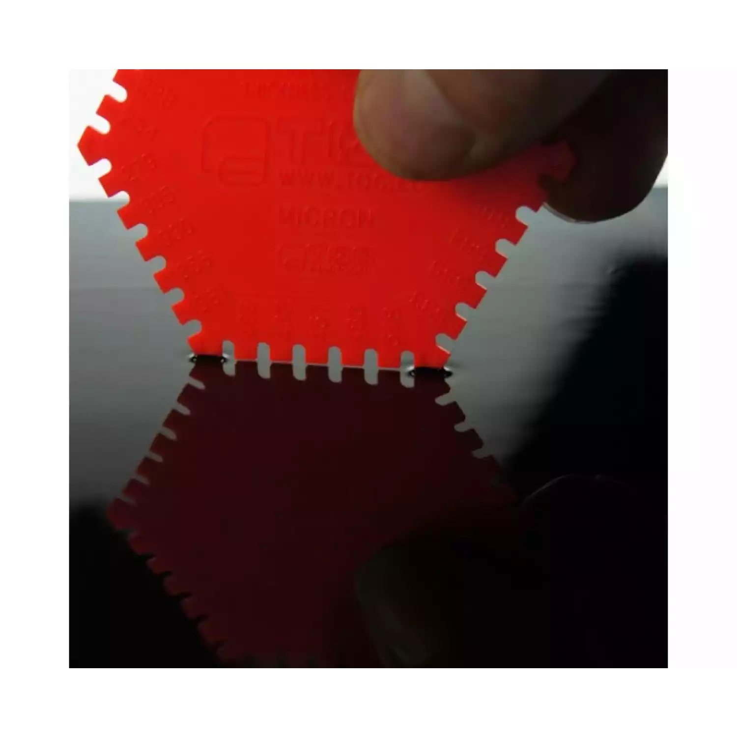 Пластиковая гребенка для определения толщины мокрого слоя TQC LD2020 - 2