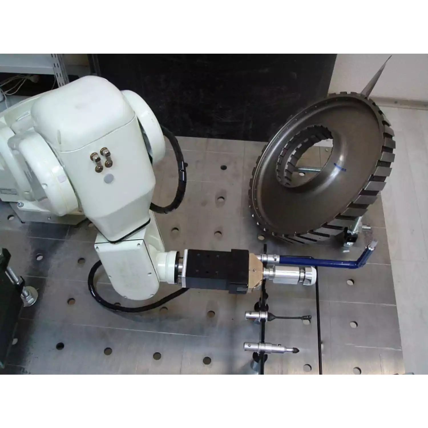 Роботизированная установка вихретокового контроля РОБОСКОП ВТ-3000 - 2