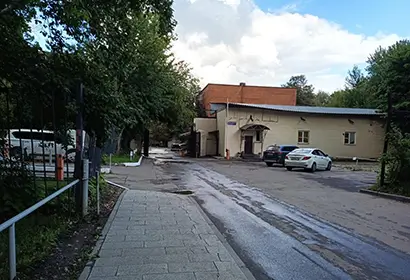 въезжаете на территорию