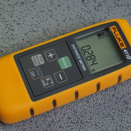Лазерный дальномер Fluke 411D