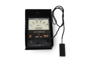 Измеритель ультрафиолетового излучения UV-2500-II