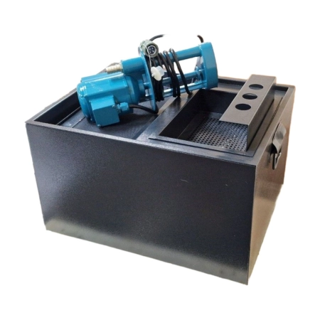 Бак с насосом для подачи СОЖ на отрезные станки